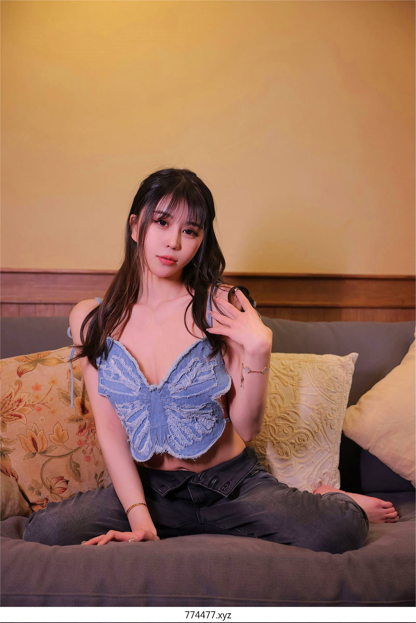 0c6da95bfa9391bb92998bfdedcf6e0e.jpg